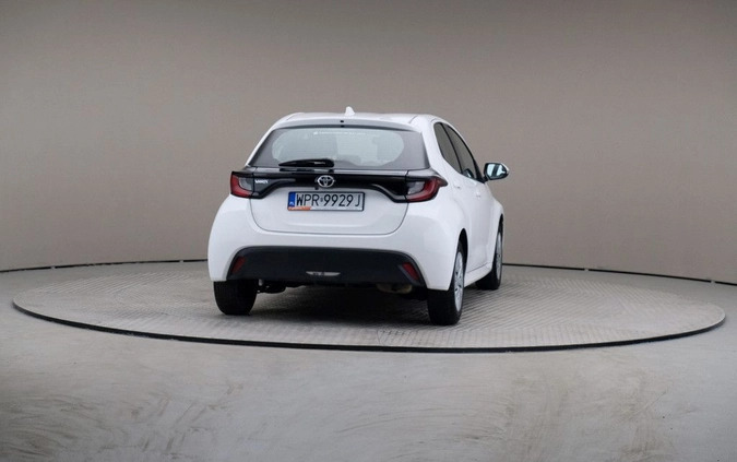 Toyota Yaris cena 61899 przebieg: 84655, rok produkcji 2021 z Trzcianka małe 154